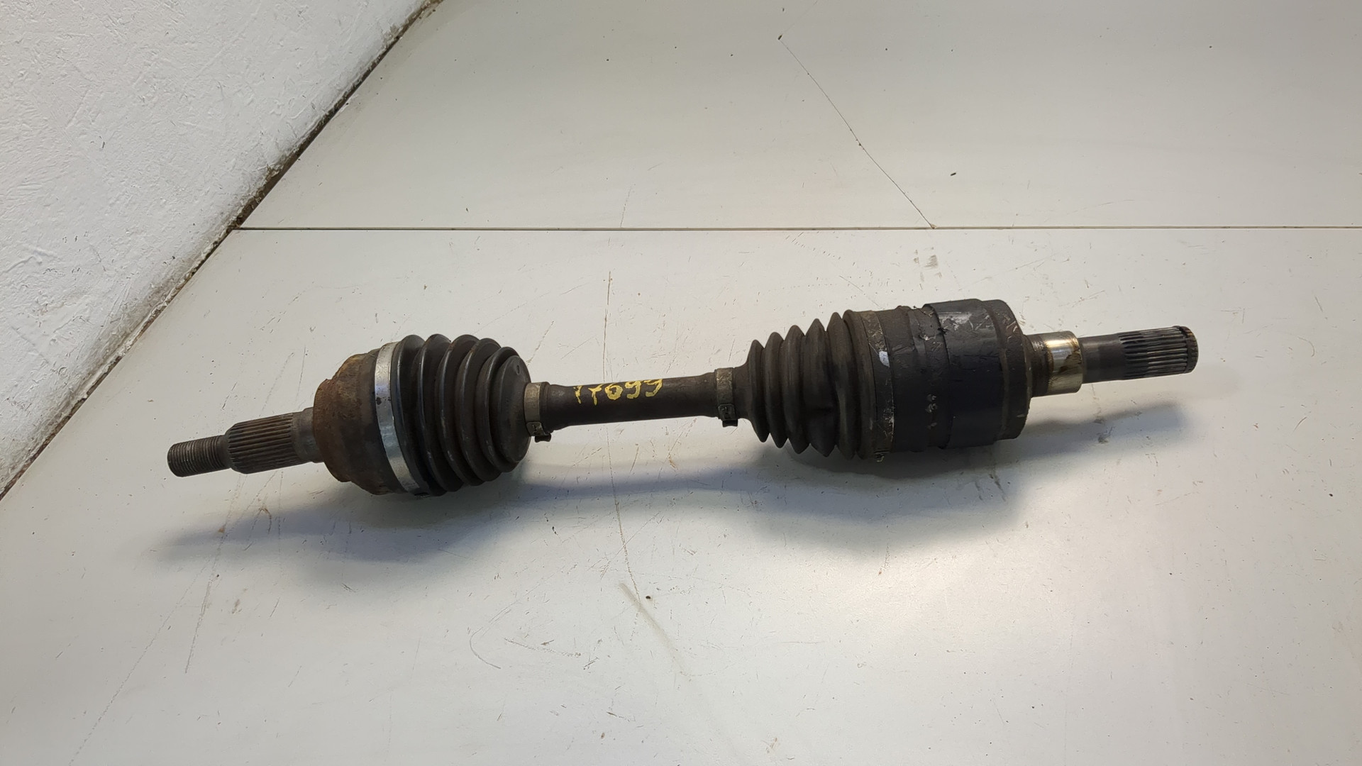 Полуось передняя правая