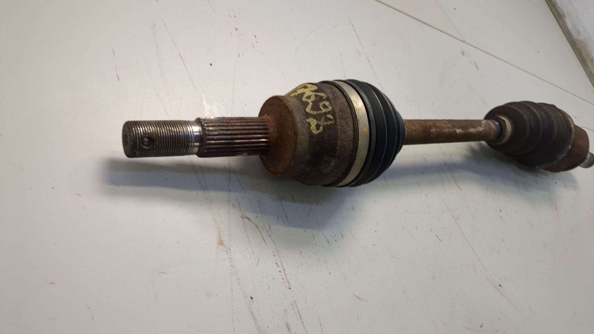 Полуось передняя левая