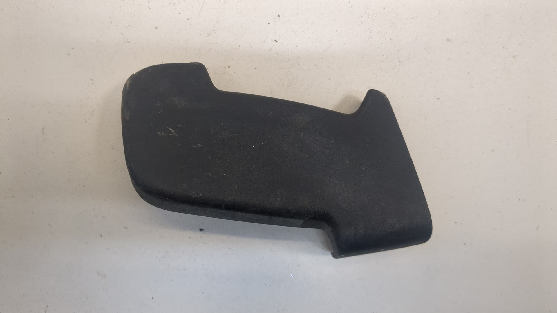 Ручка открывания капота