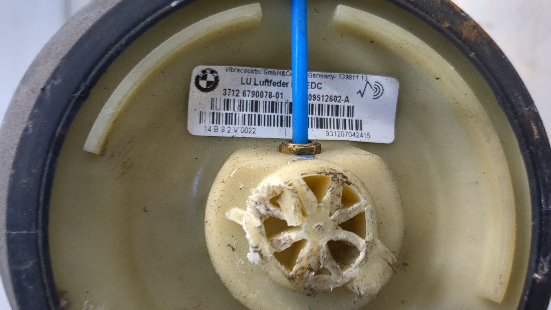 Амортизатор задний (стойка)