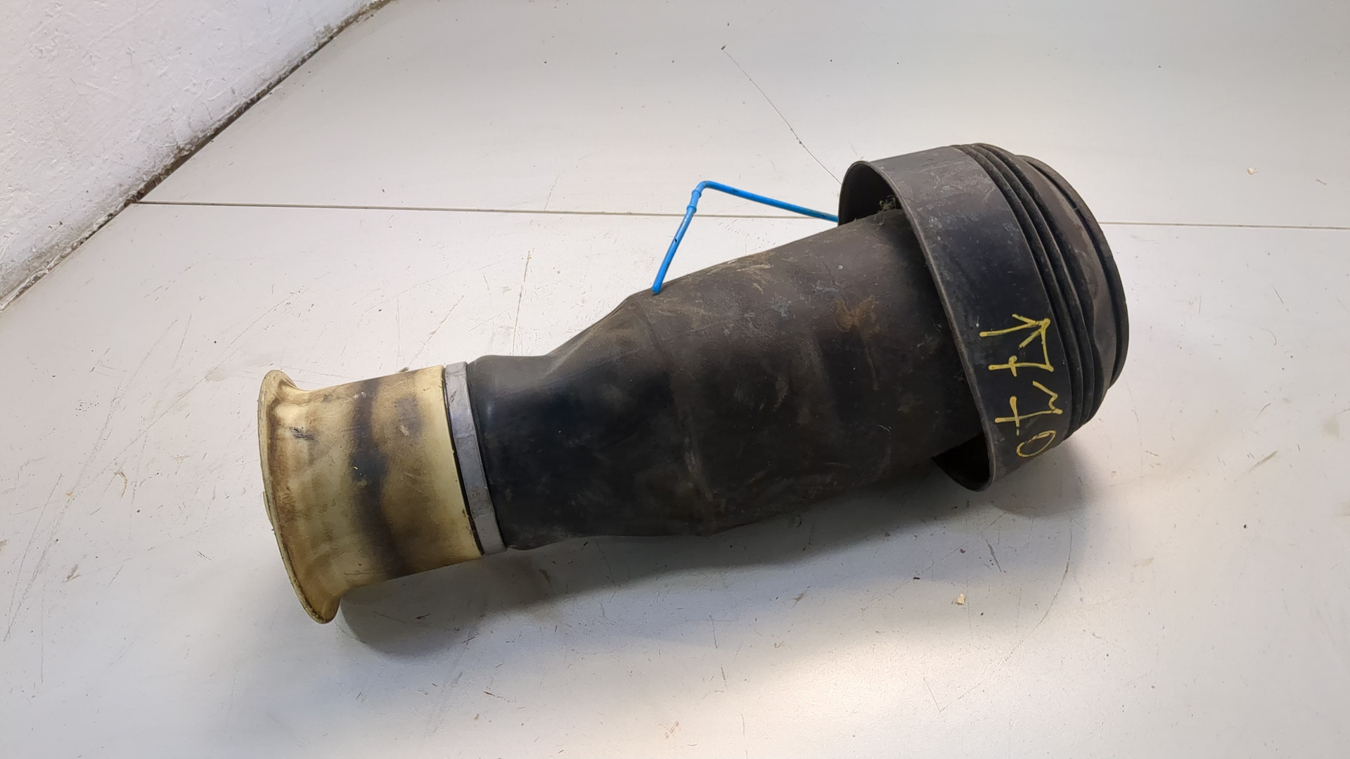 Амортизатор задний (стойка)