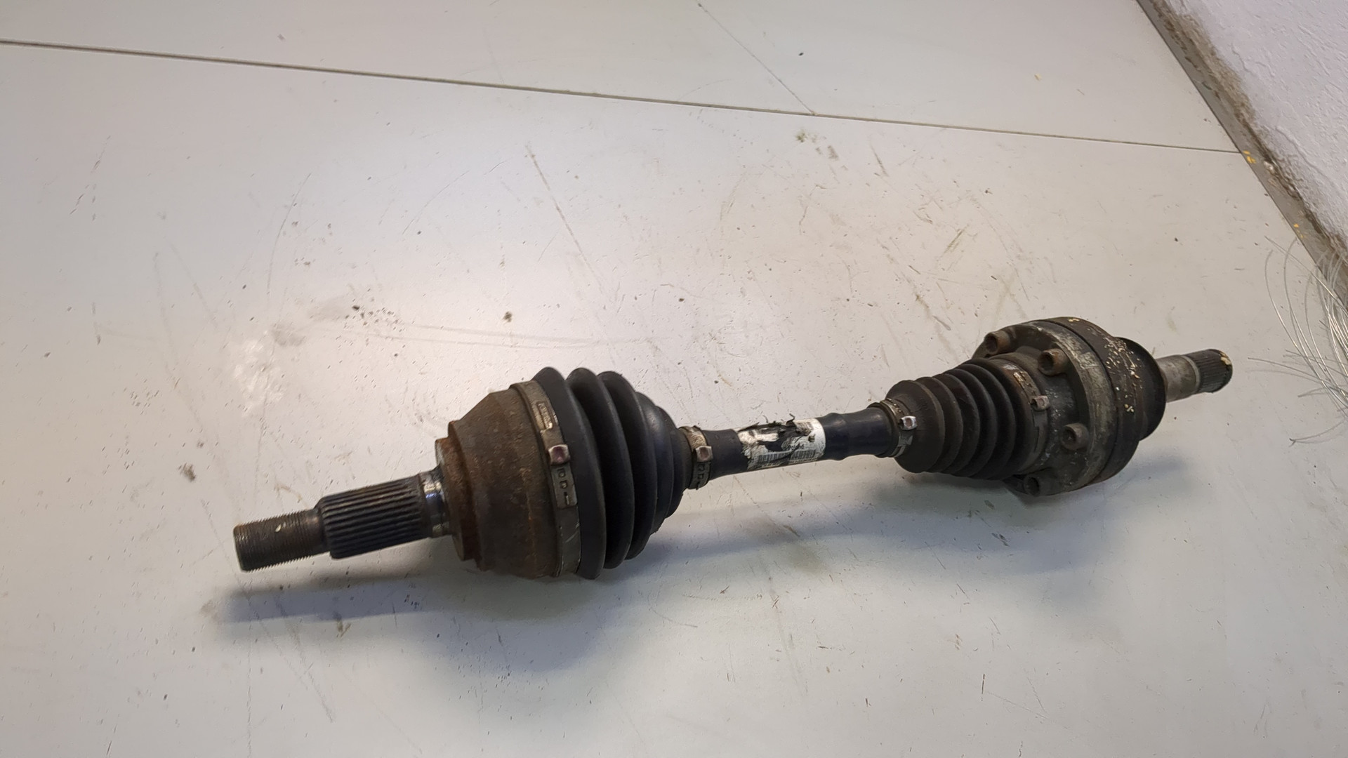 Полуось передняя левая