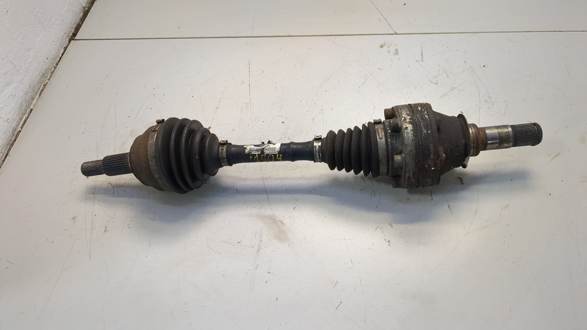 Полуось передняя левая