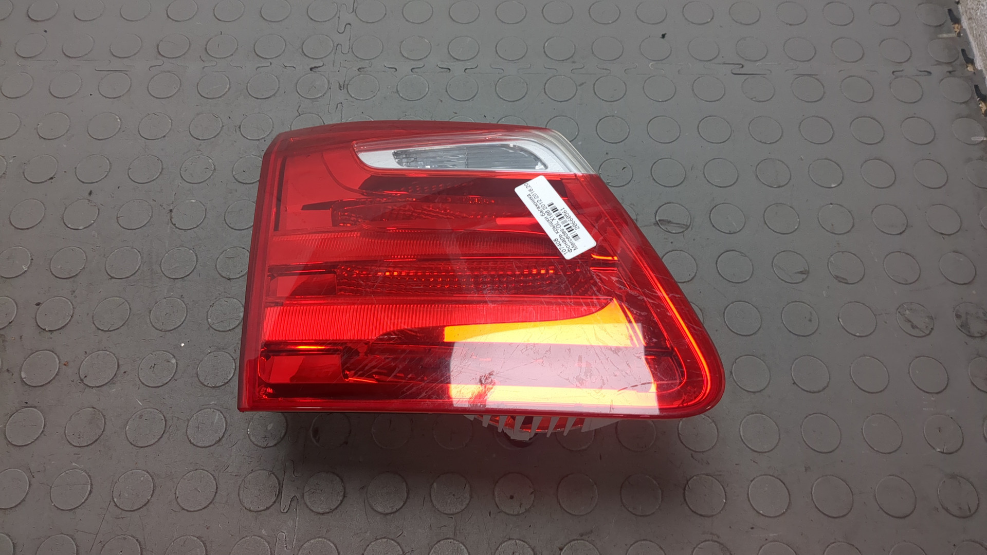 Фонарь задний внутренний левый