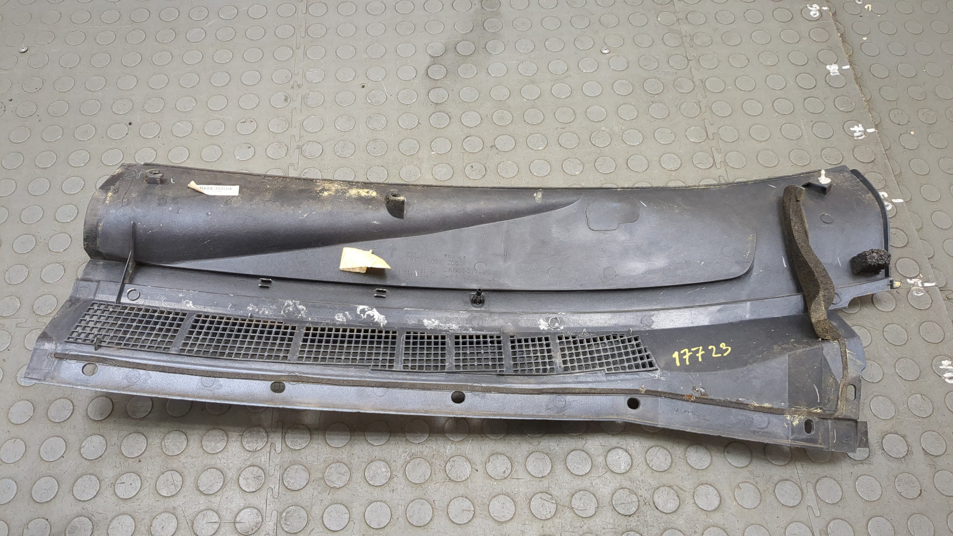 Решетка стеклоочистителей (Жабо)