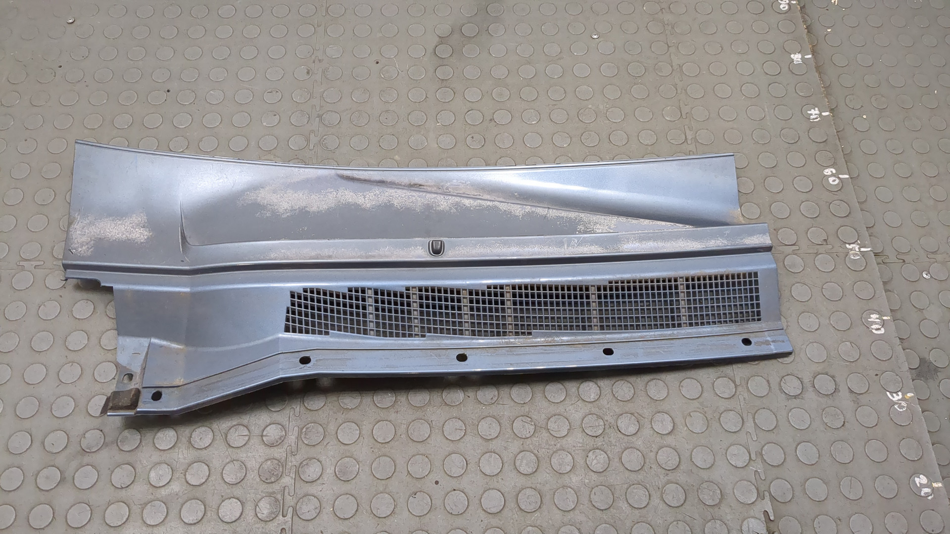 Решетка стеклоочистителей (Жабо)