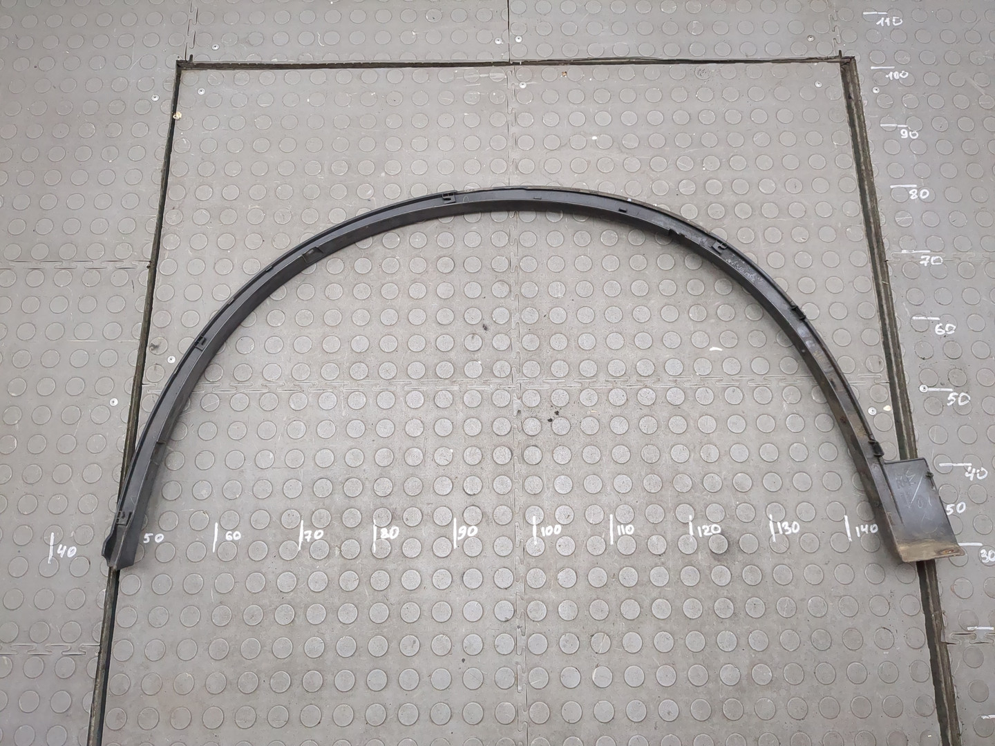 Молдинг заднего крыла правого