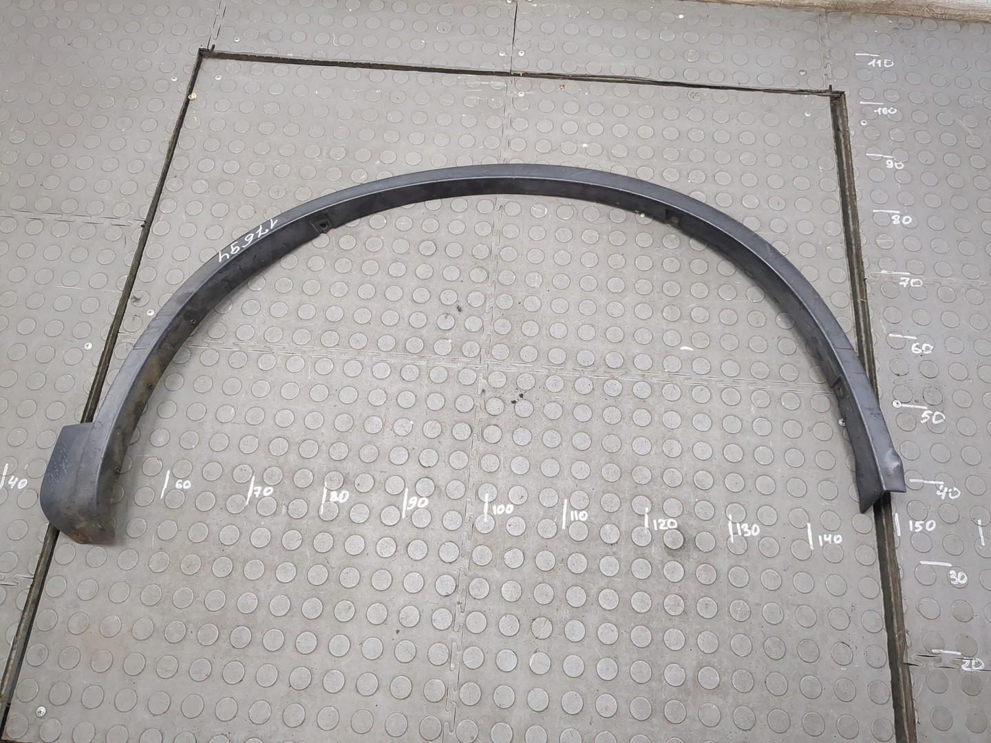 Молдинг заднего крыла правого