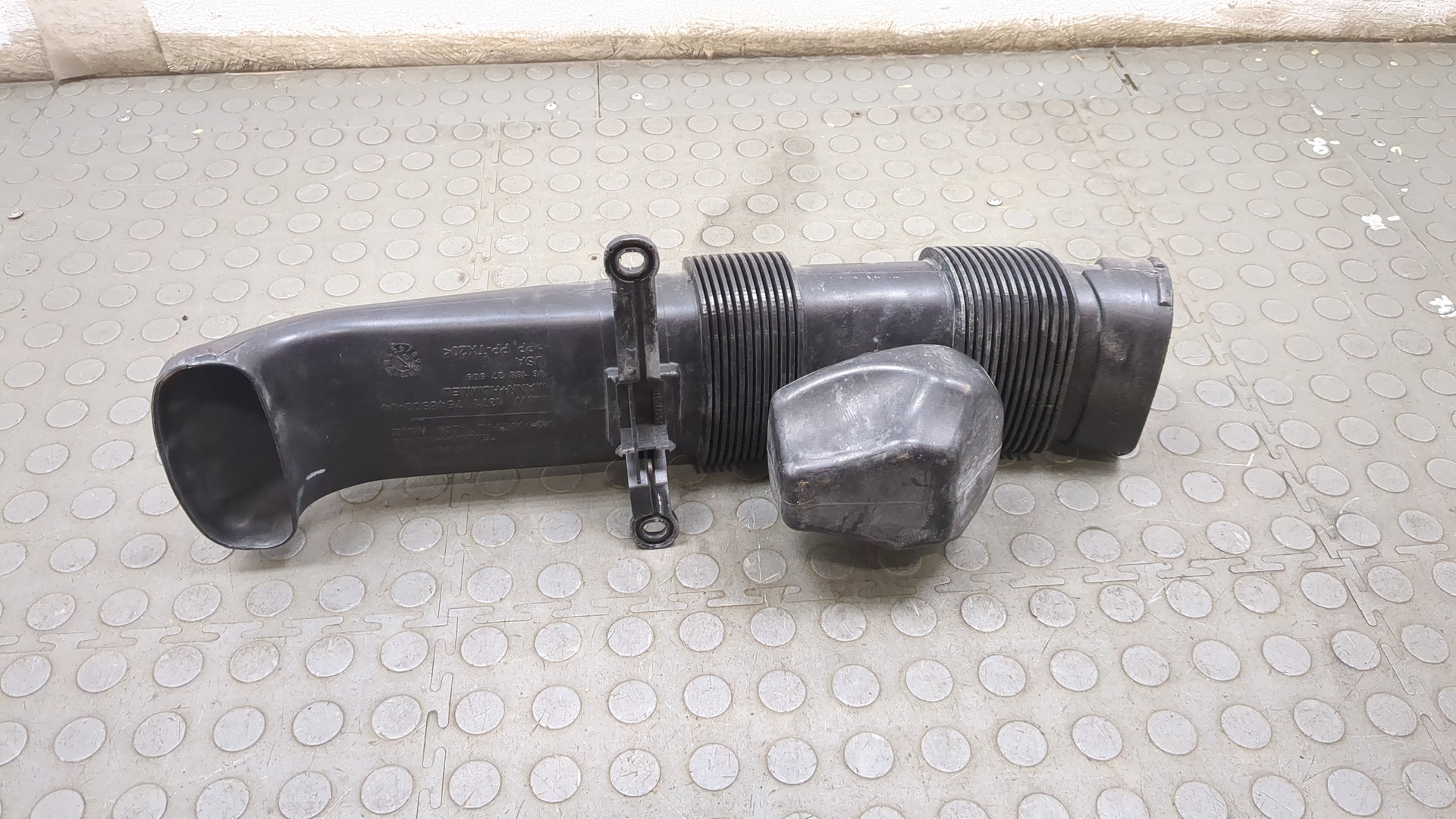 Патрубок воздушного фильтра