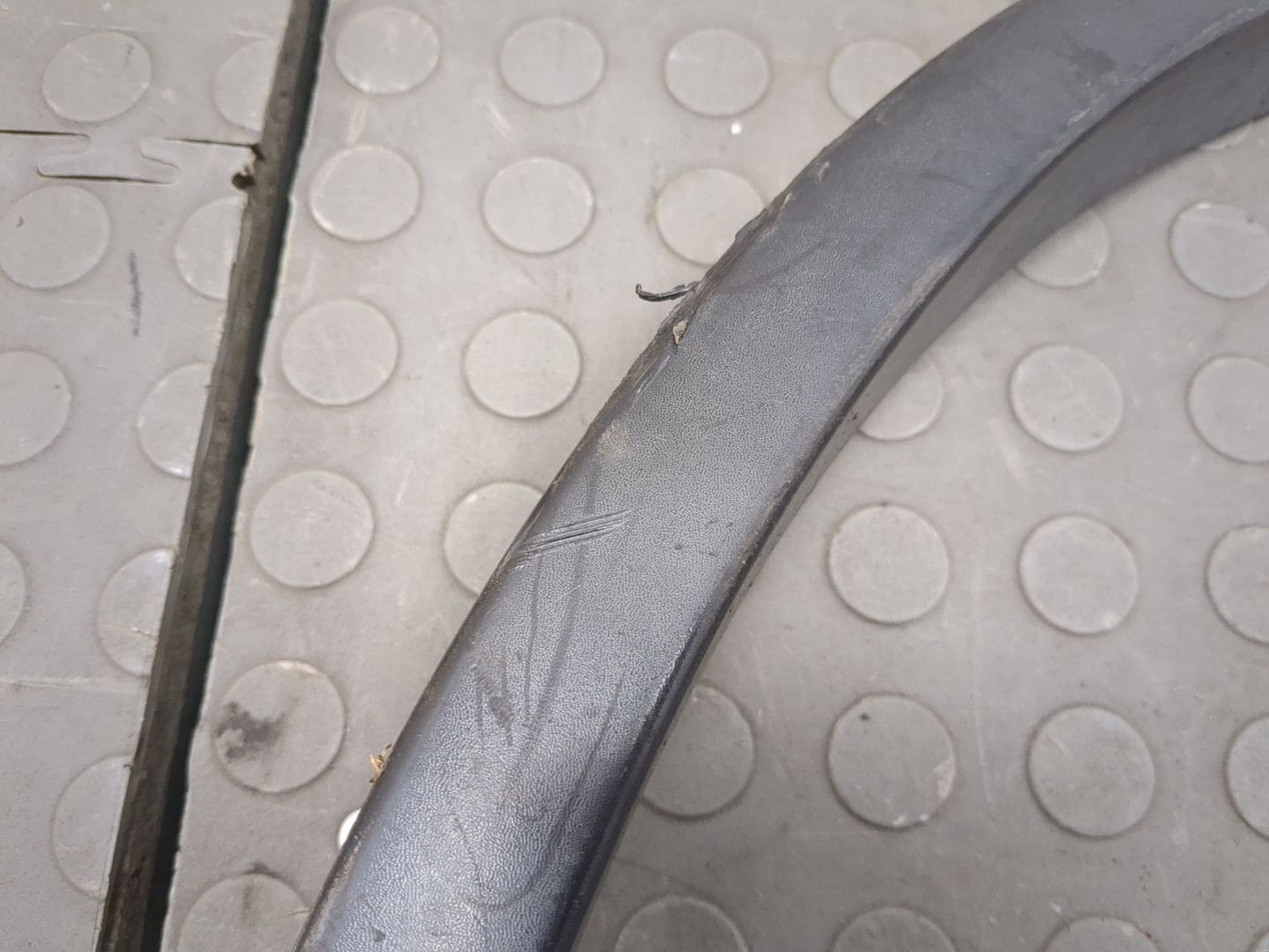 Накладка заднего крыла левого