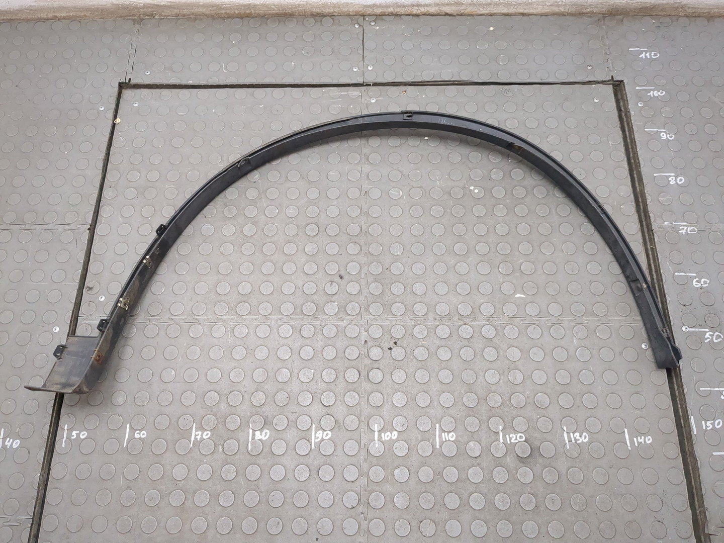 Накладка заднего крыла левого