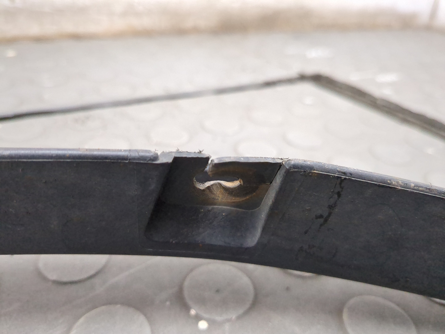 Накладка заднего крыла левого