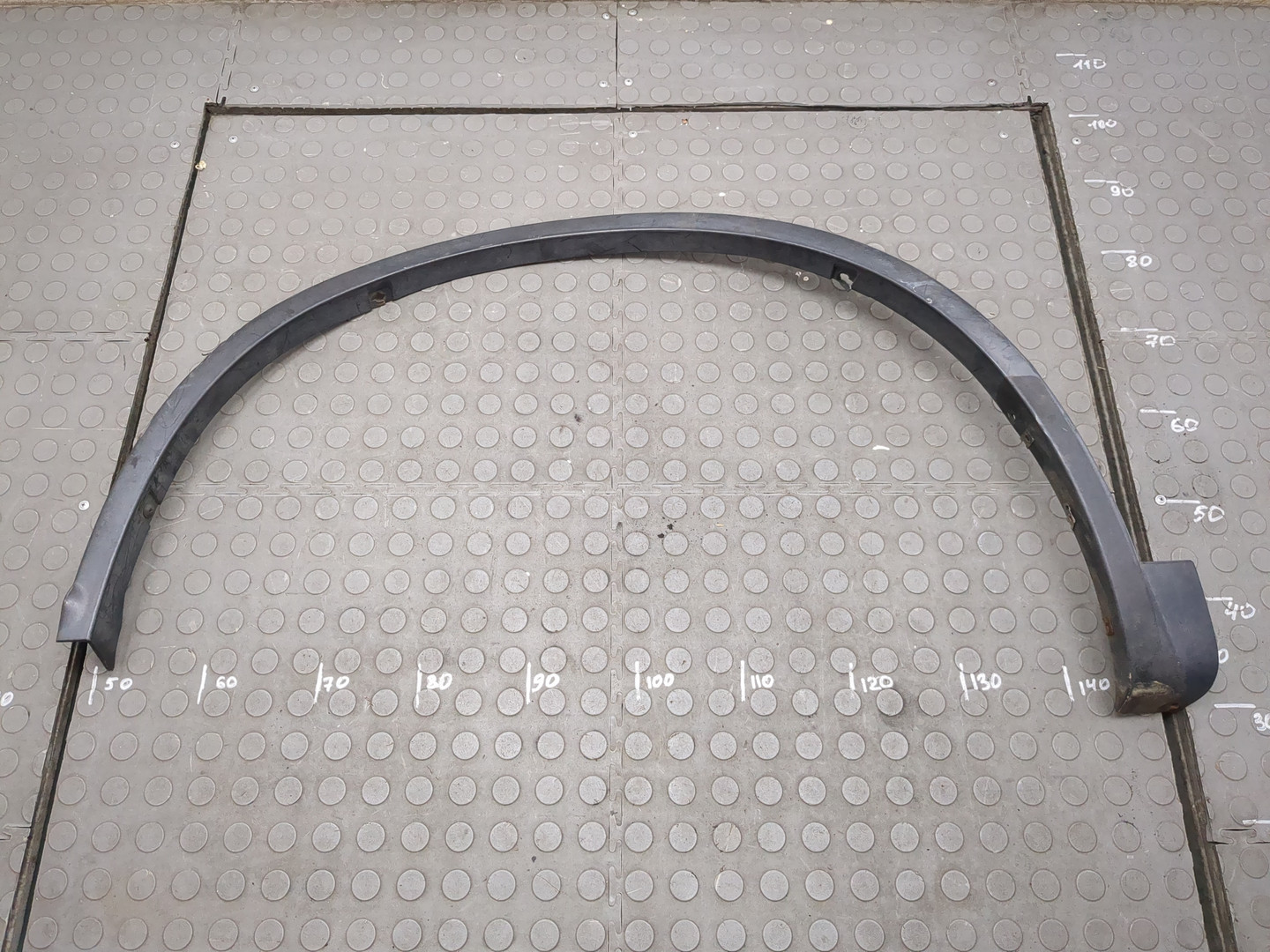 Накладка заднего крыла левого