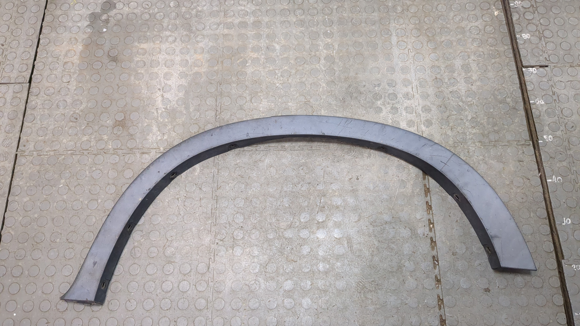 Накладка заднего крыла левого