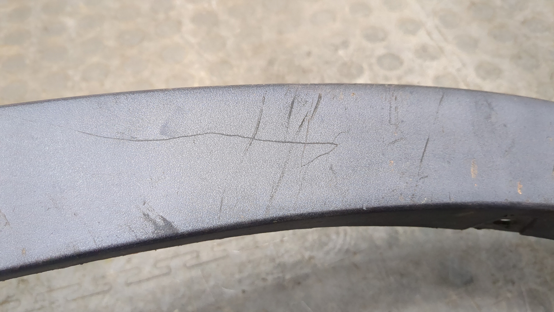 Накладка заднего крыла левого