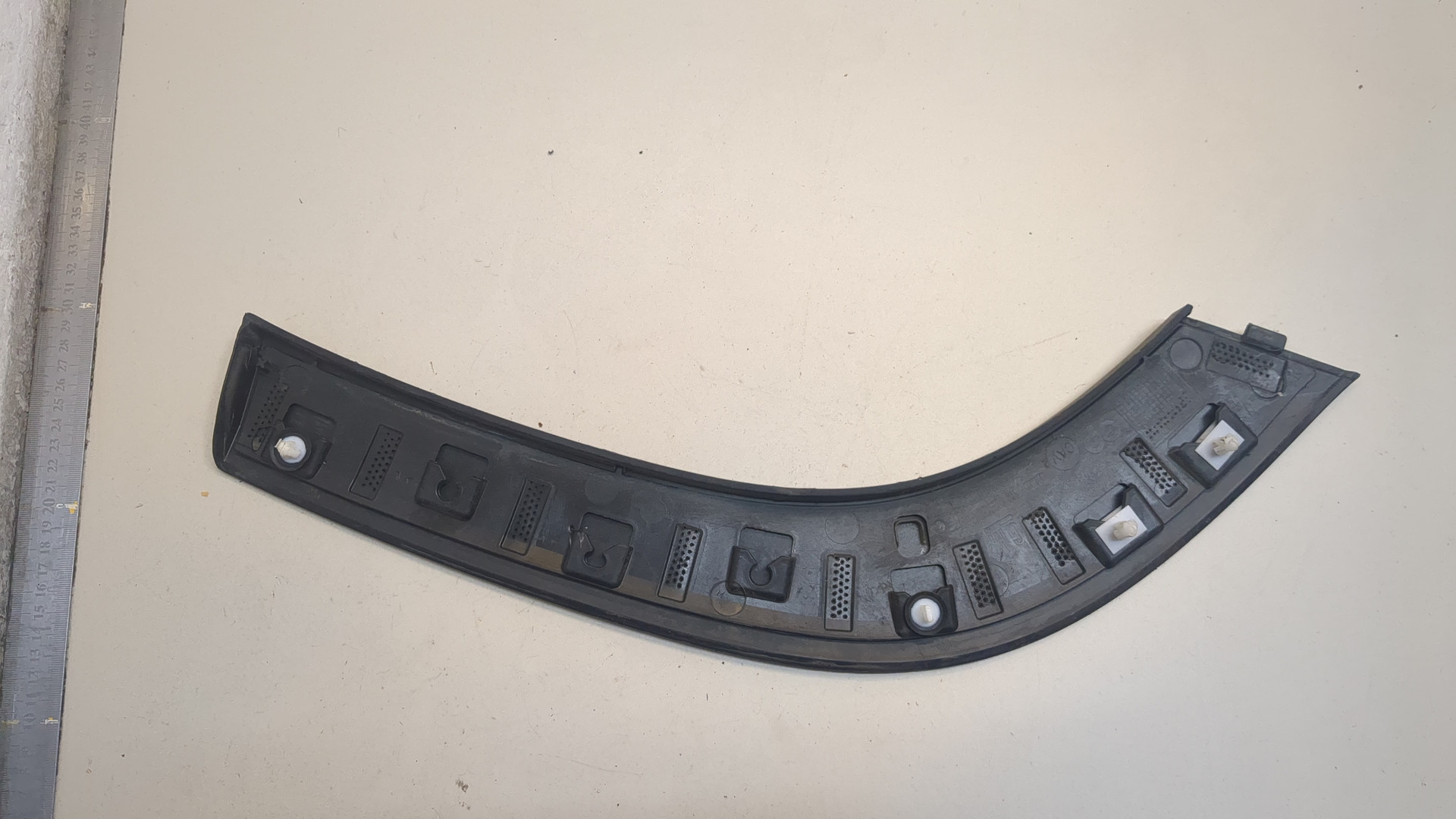 Накладка заднего крыла левого