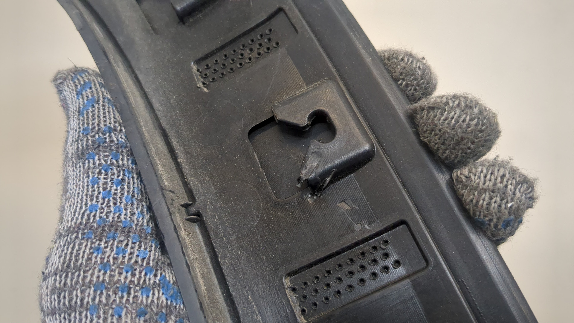 Накладка заднего крыла левого