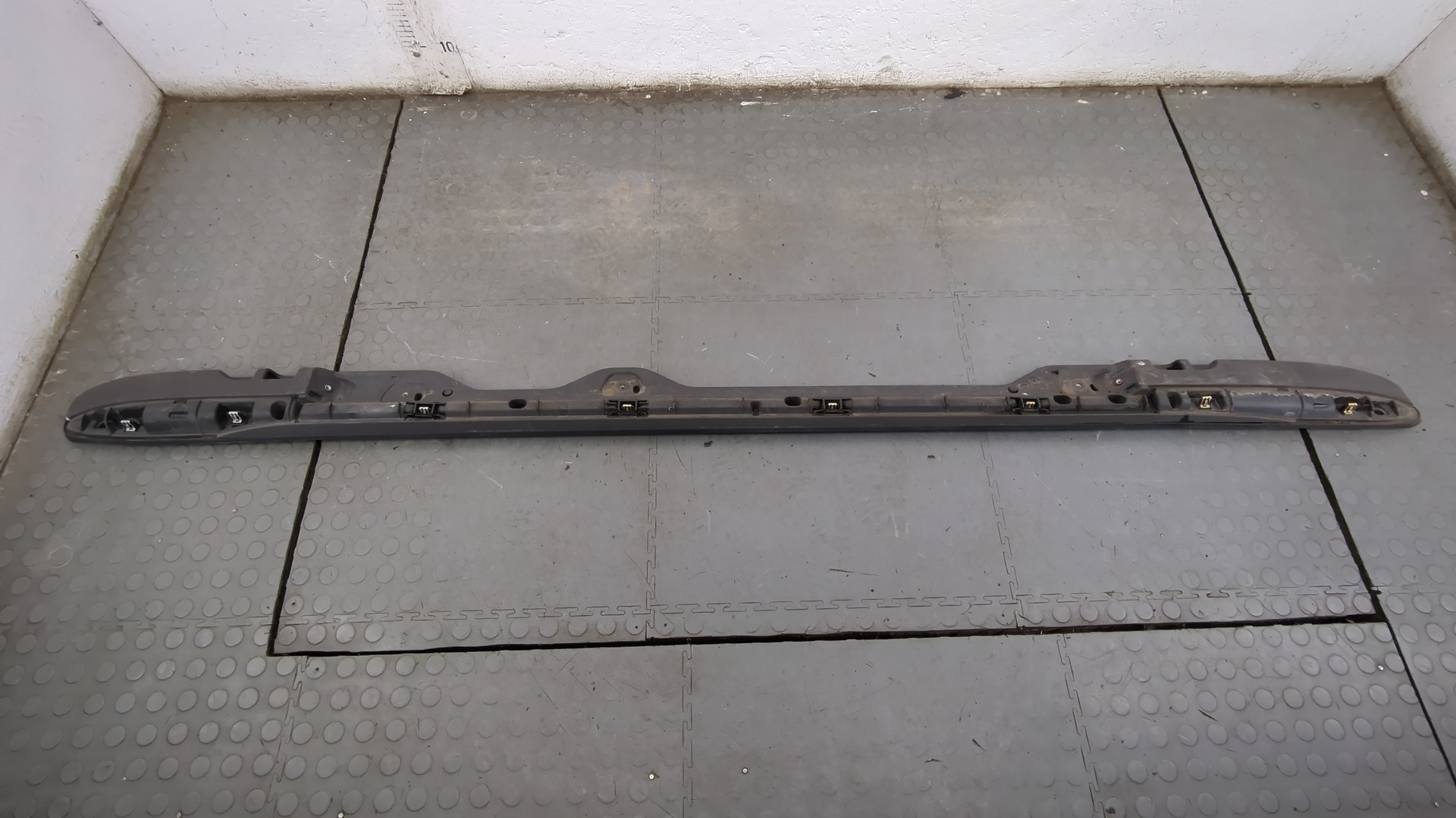 Рейлинг (релинг) правый (планка на крышу)