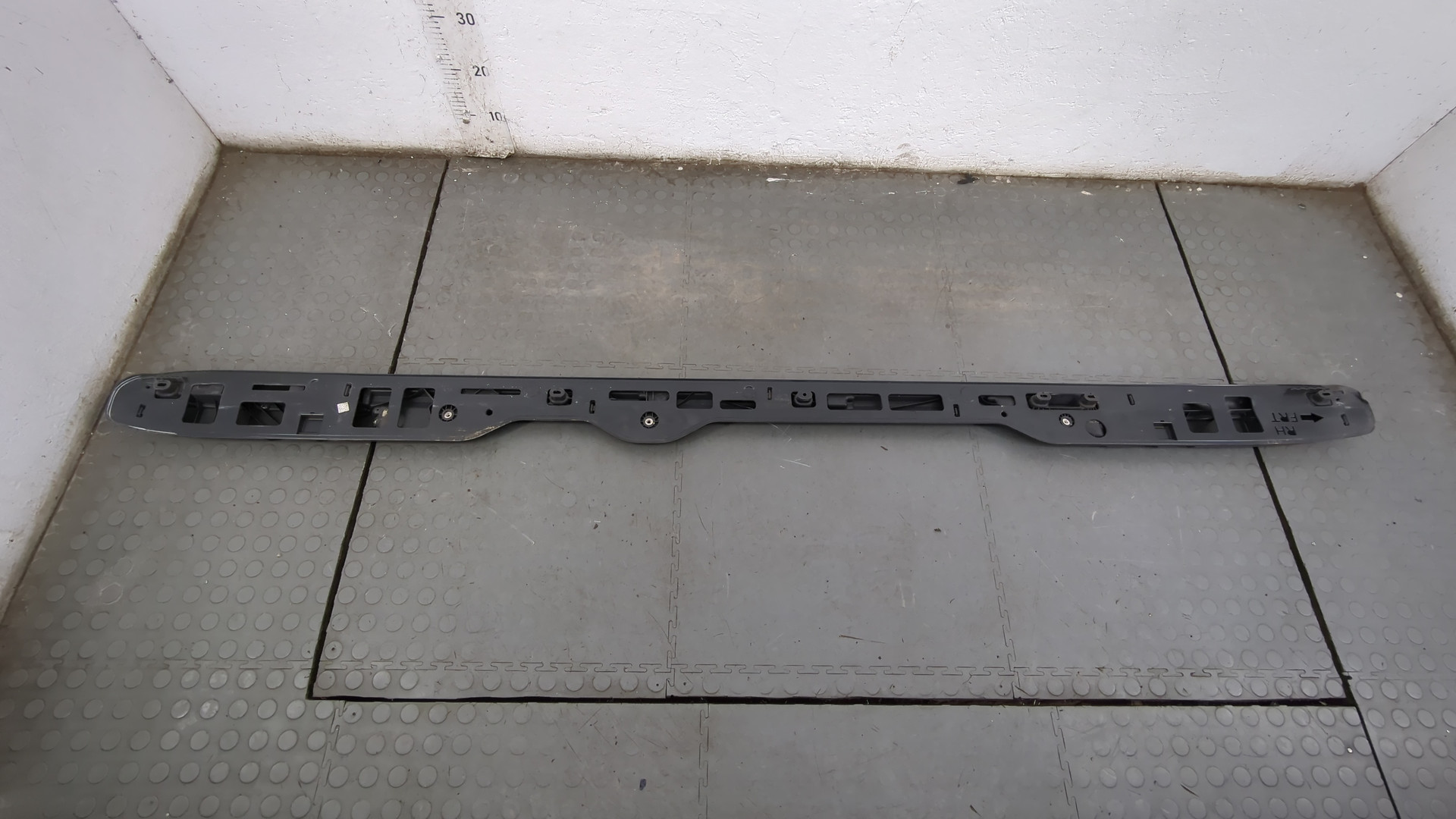 Рейлинг (релинг) правый (планка на крышу)