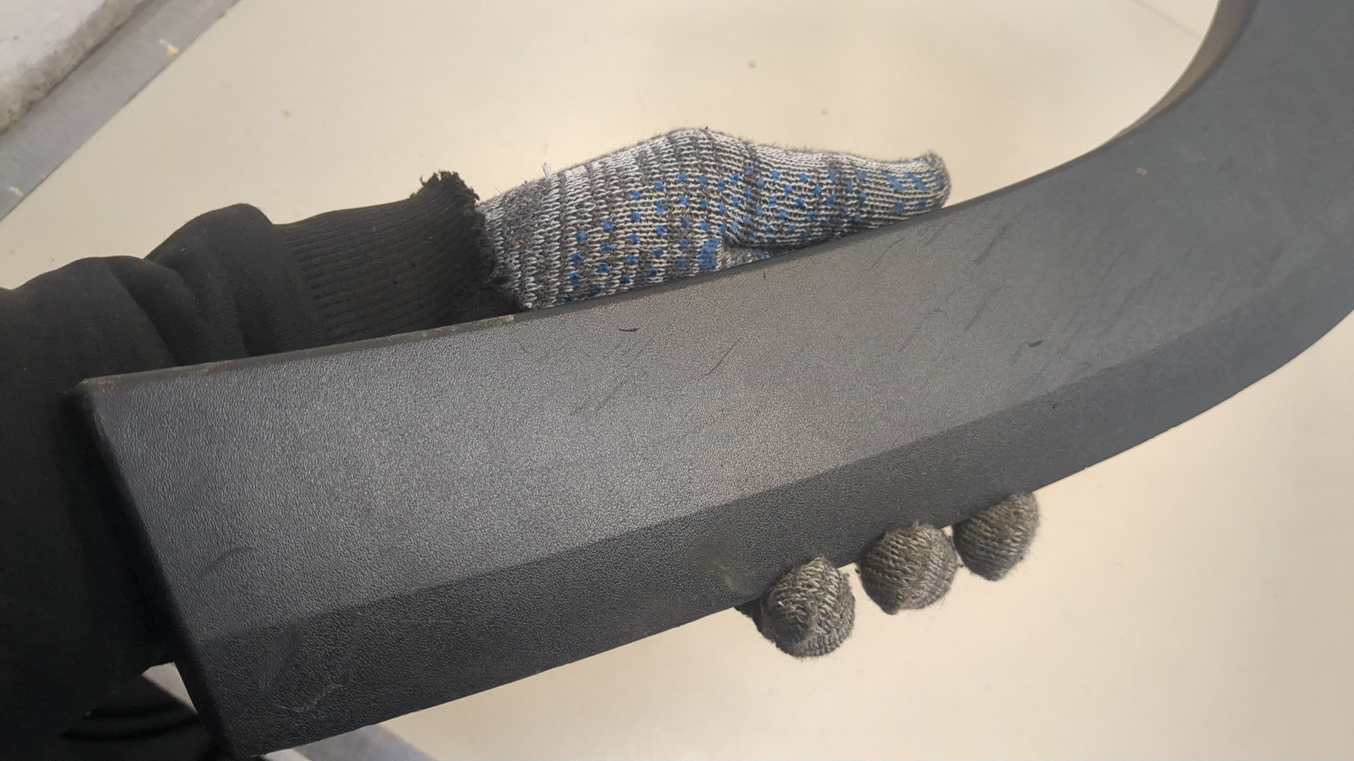 Молдинг заднего крыла правого