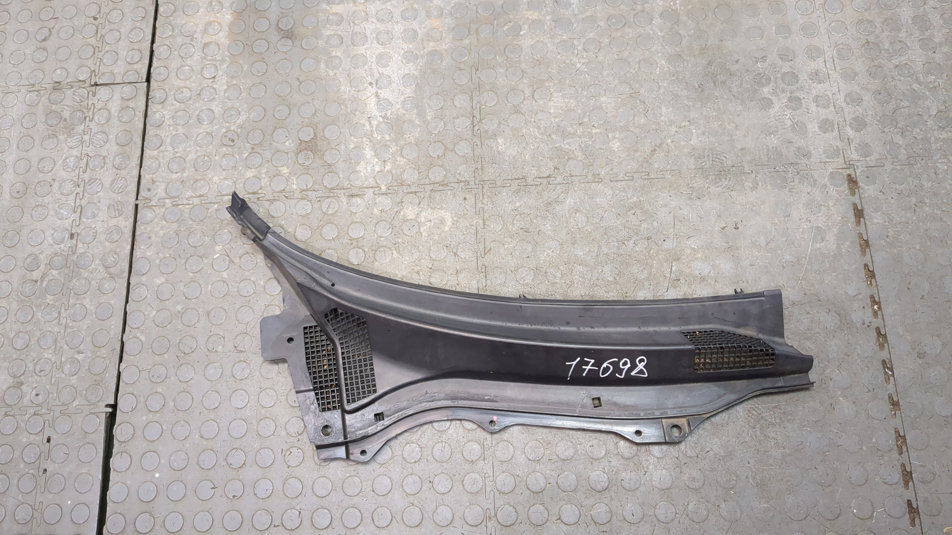 Решетка стеклоочистителей (Жабо)