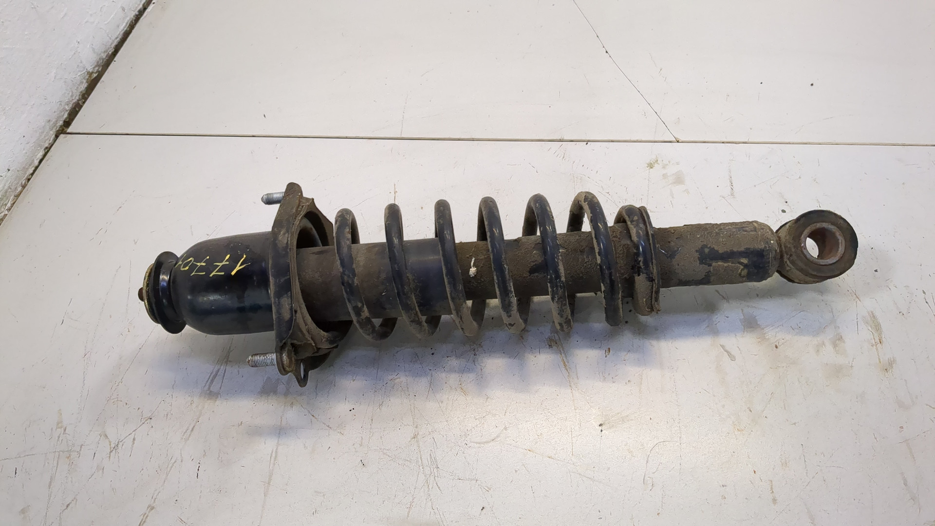 Амортизатор задний (стойка)