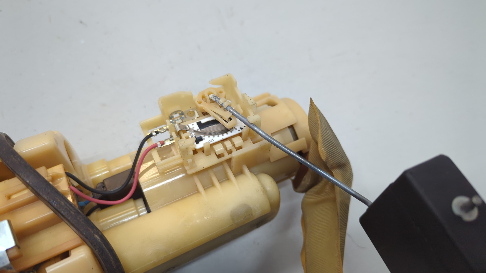 Насос топливный электрический