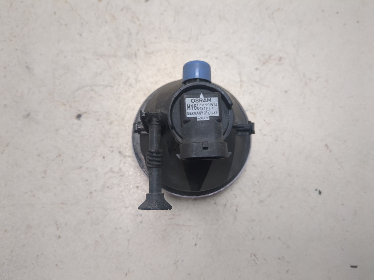 Фара противотуманная левая