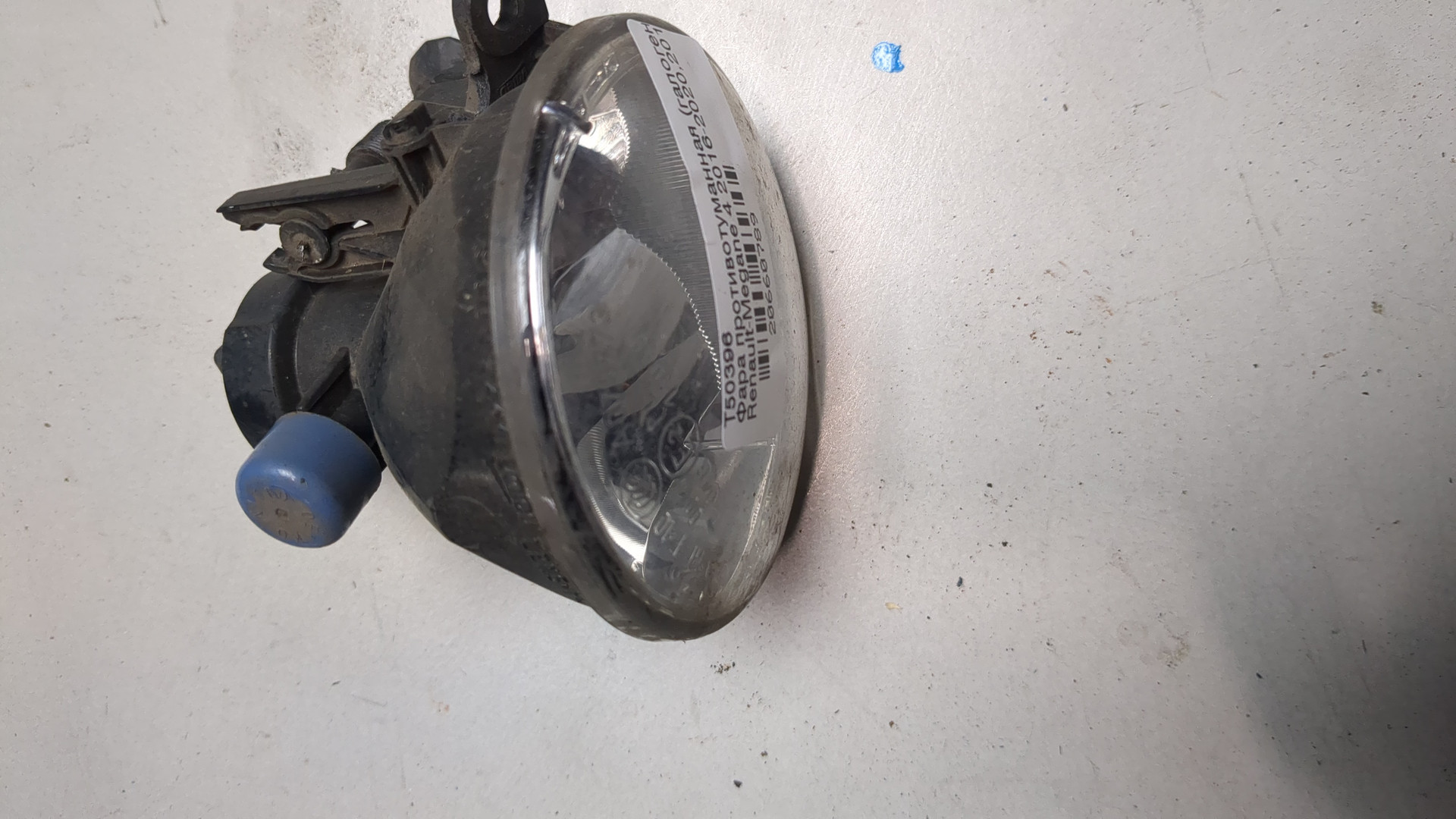 Фара противотуманная левая