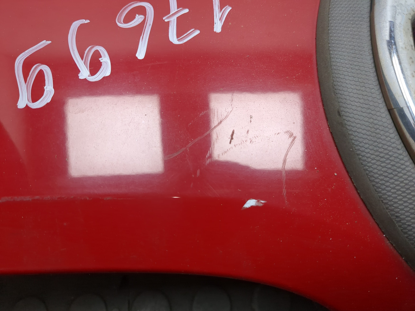 Накладка заднего крыла левого