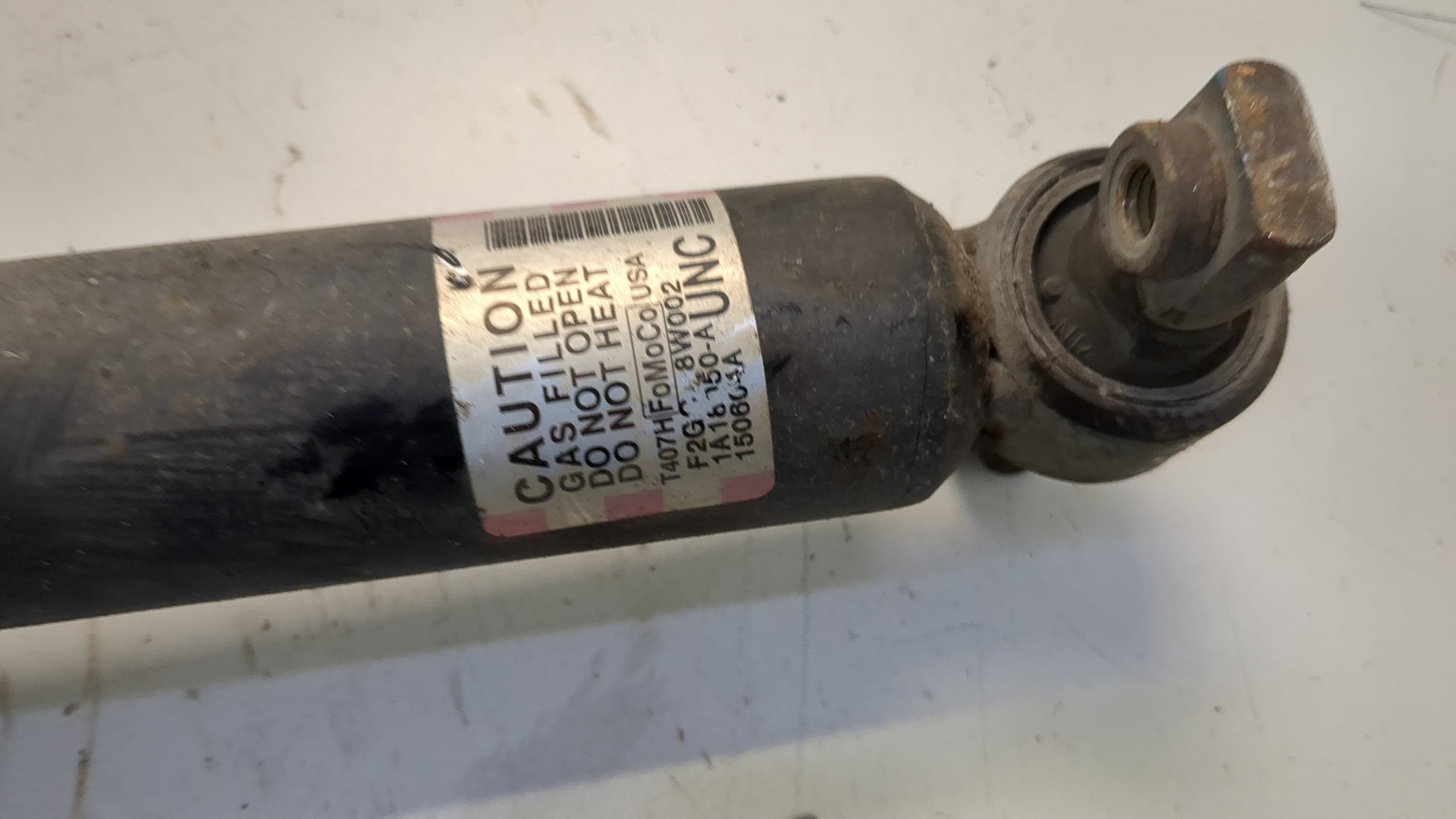 Амортизатор задний (стойка)