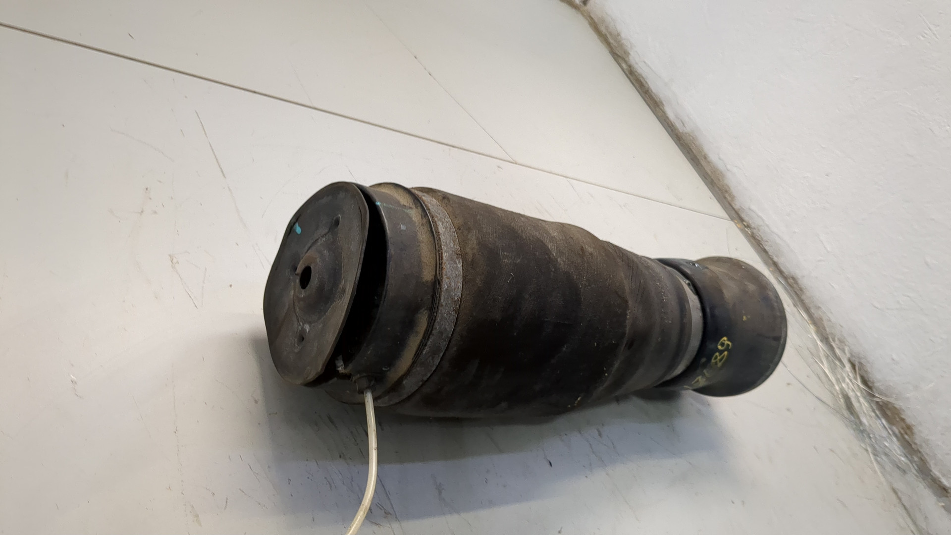 Амортизатор задний (стойка)