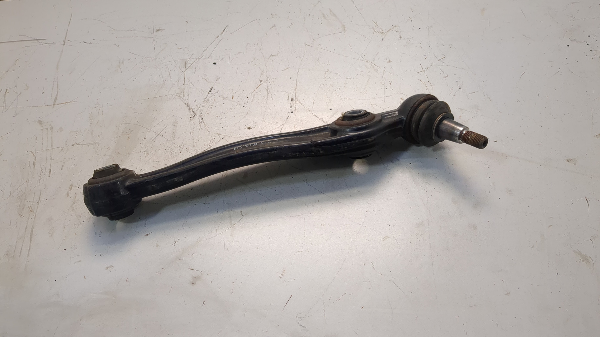 Рычаг передний правый