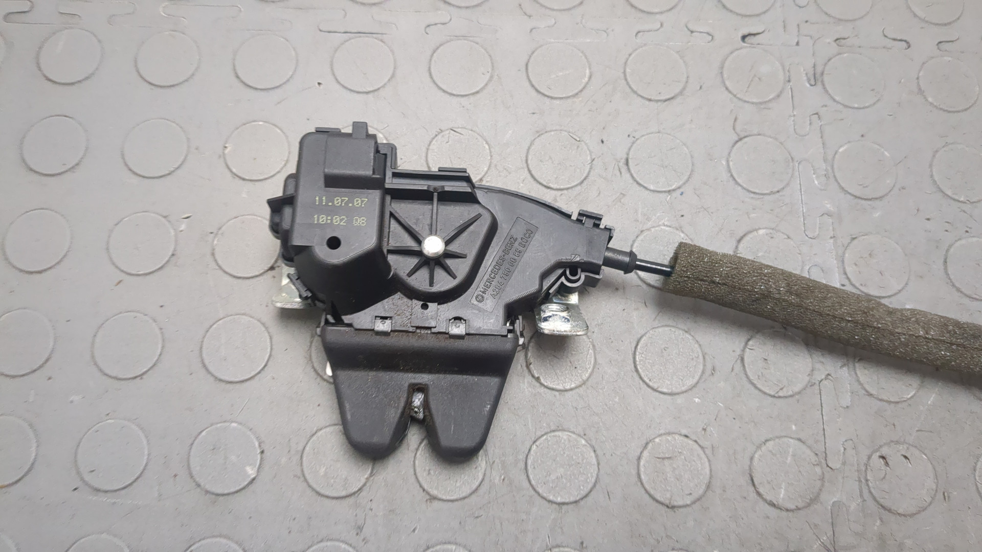 Замок багажника