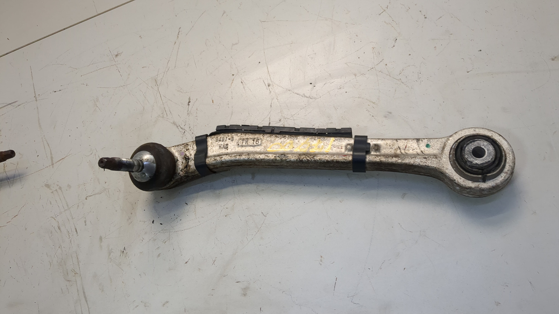 Рычаг задний левый