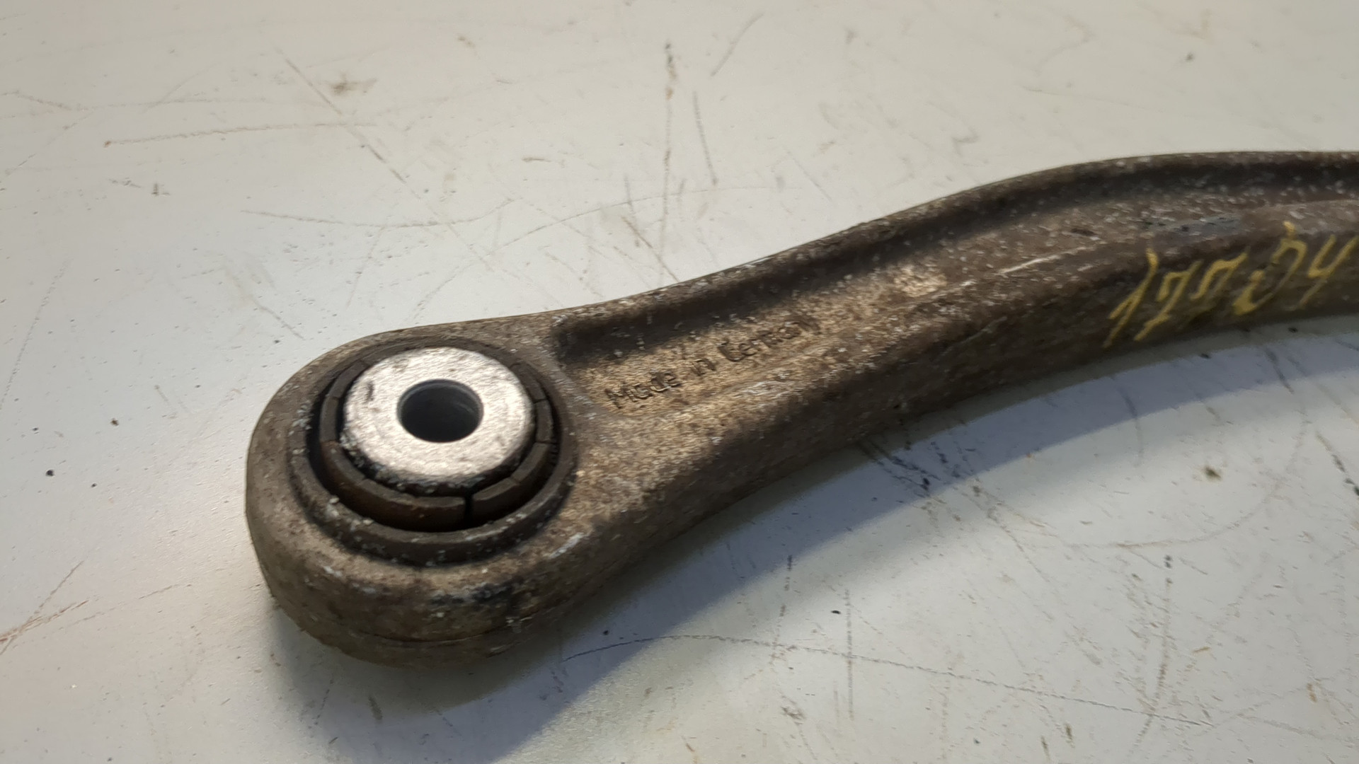 Рычаг задний