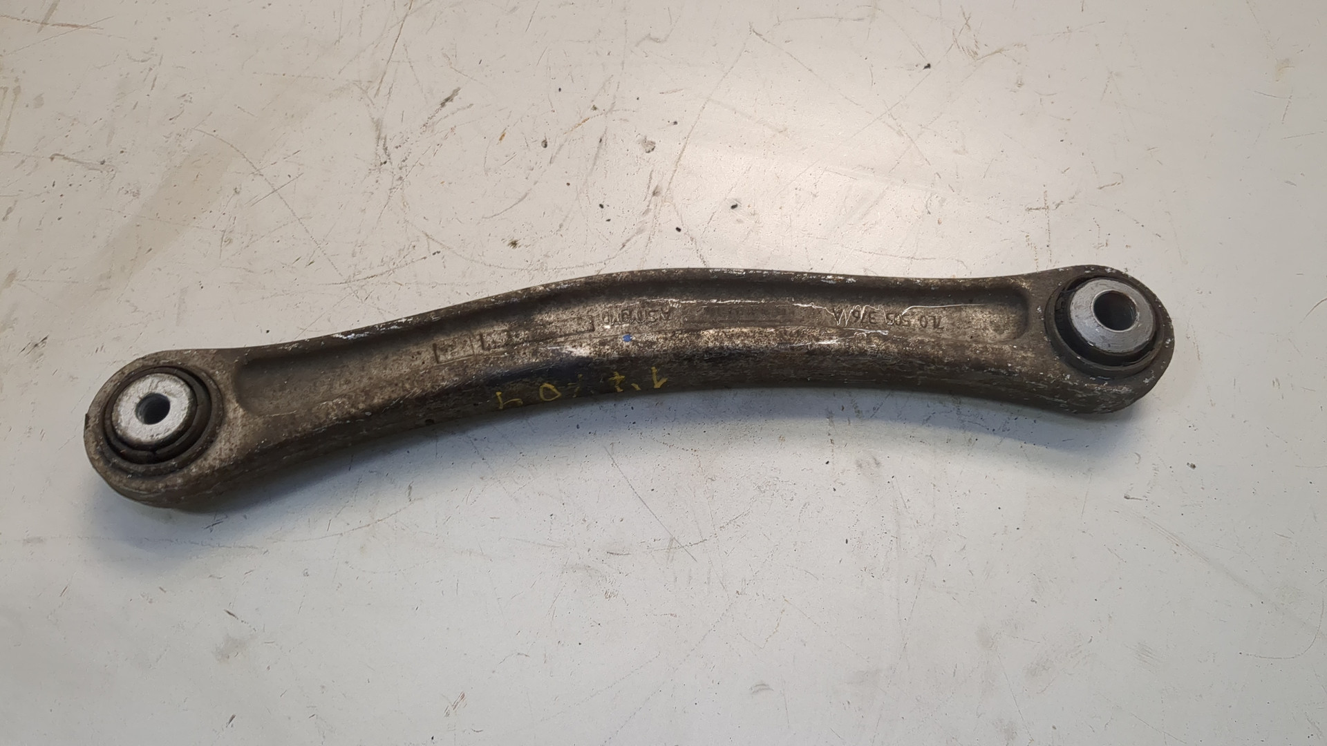 Рычаг задний