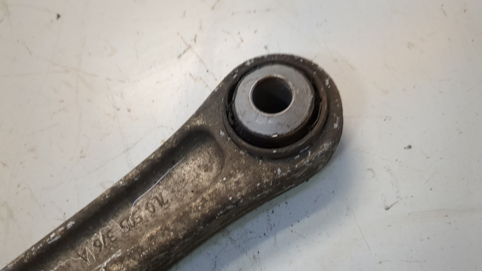 Рычаг задний