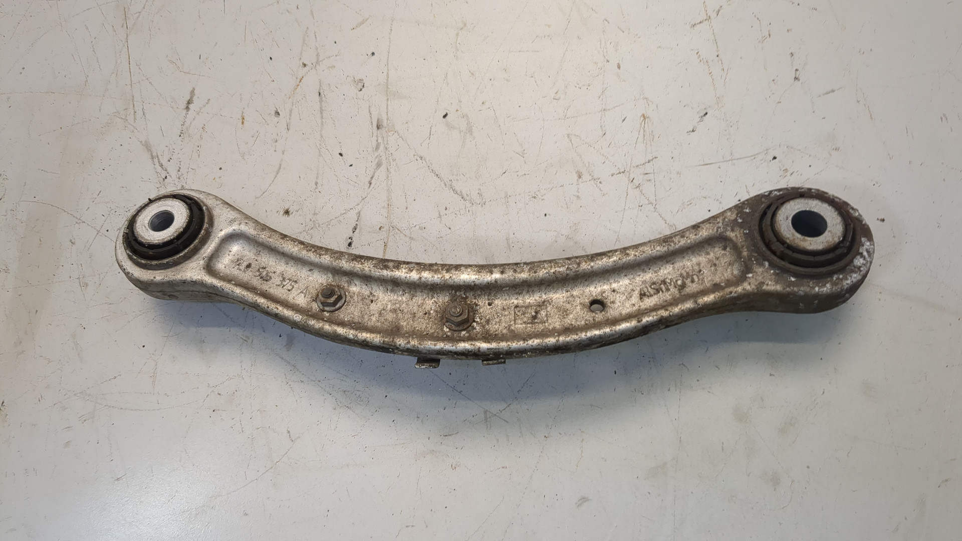 Рычаг задний