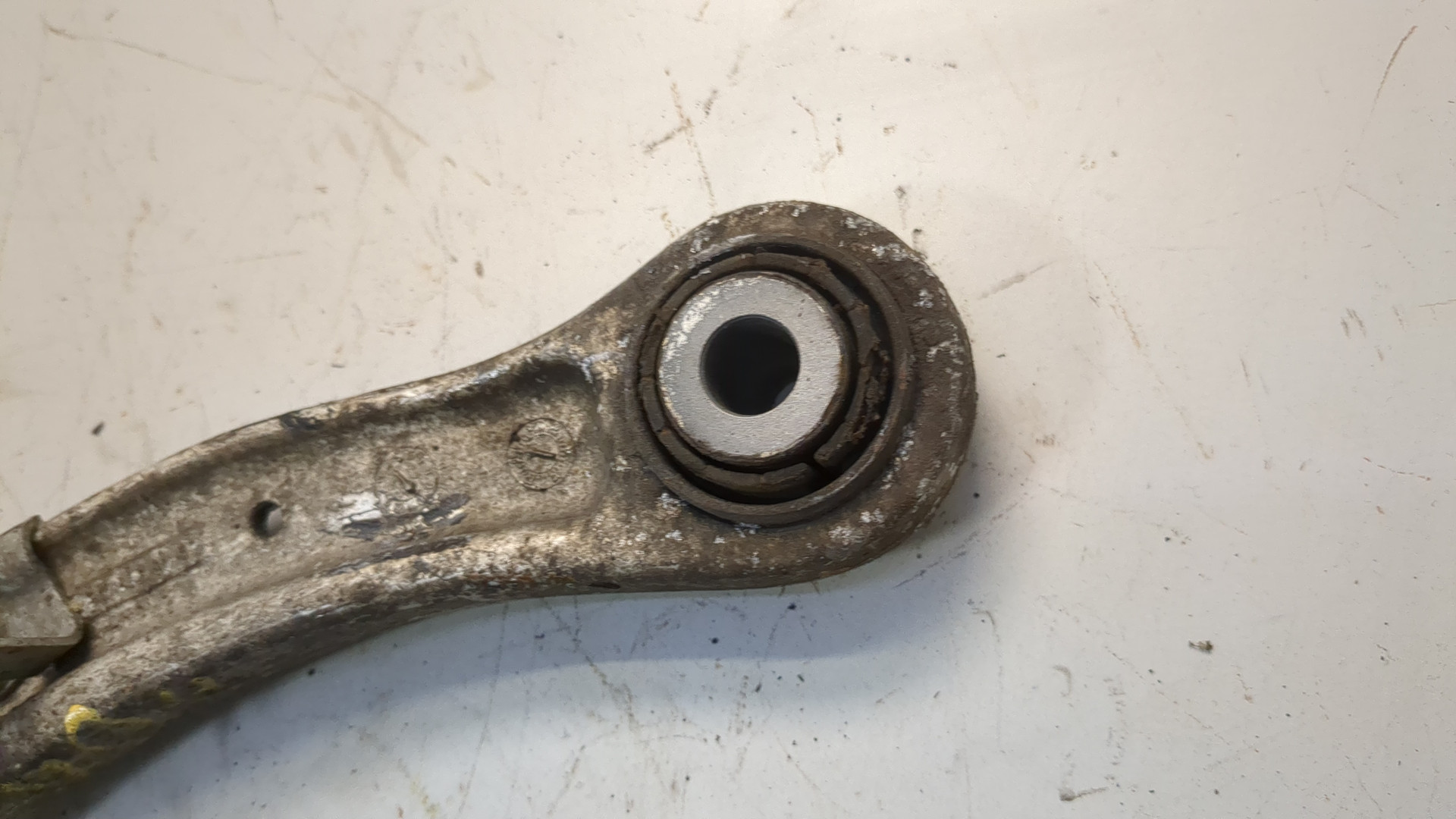 Рычаг задний