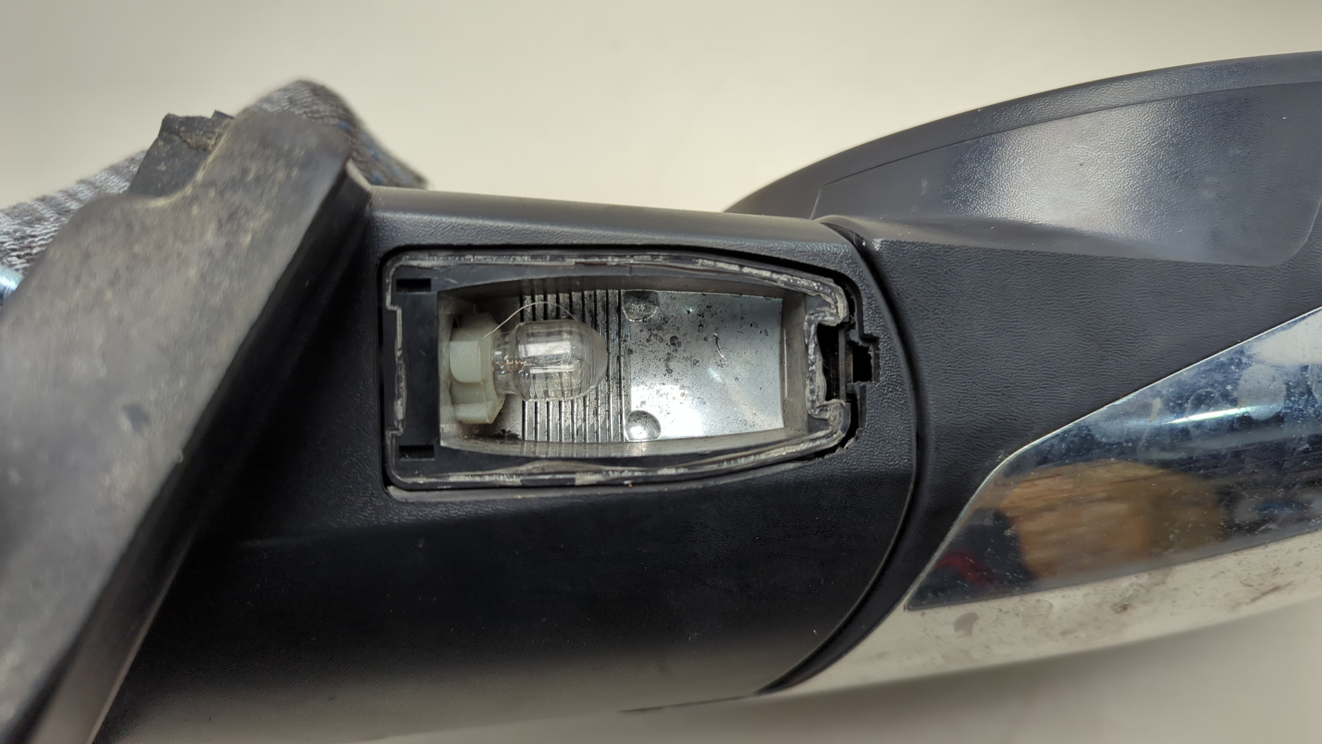 Зеркало правое электрическое