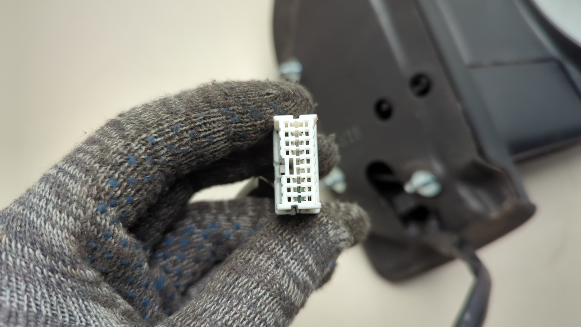 Зеркало правое электрическое