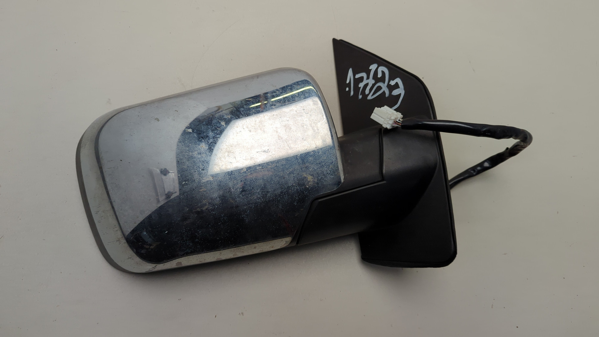 Зеркало правое электрическое