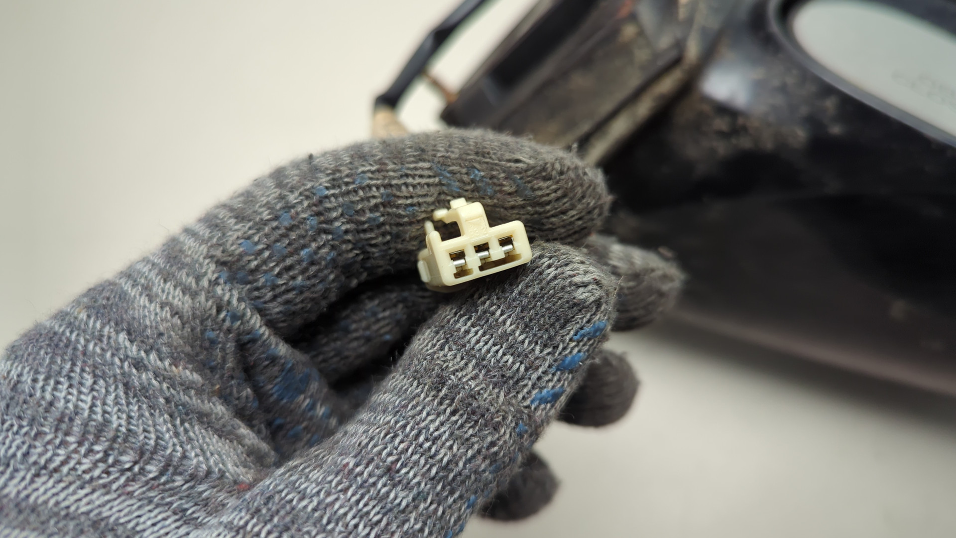 Зеркало правое электрическое