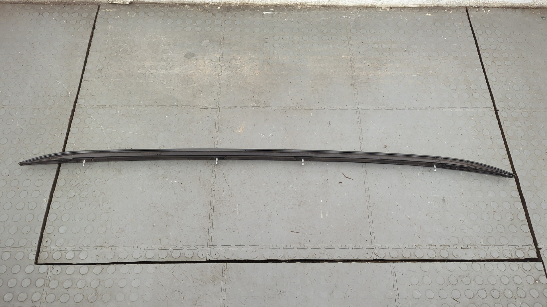 Рейлинг (релинг) правый (планка на крышу)