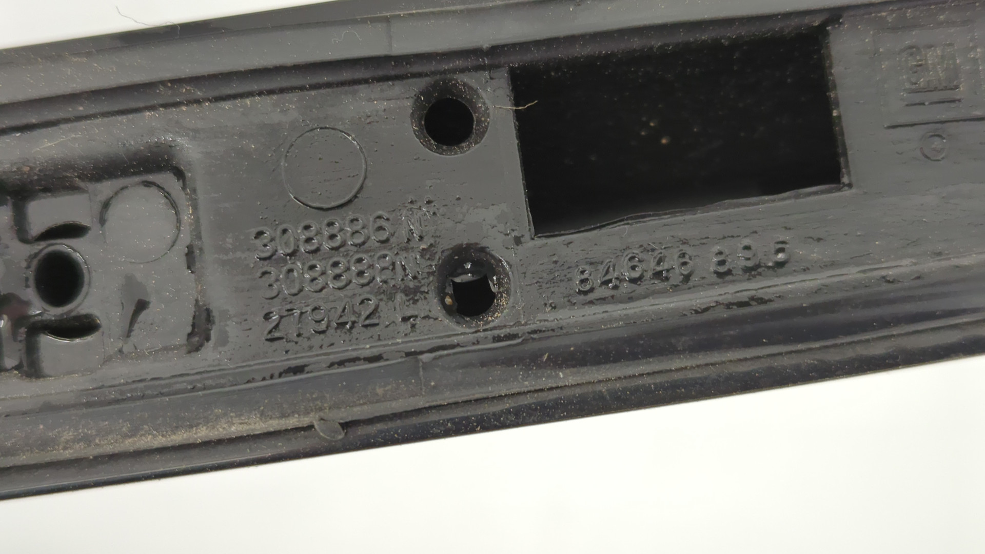 Рейлинг (релинг) правый (планка на крышу)