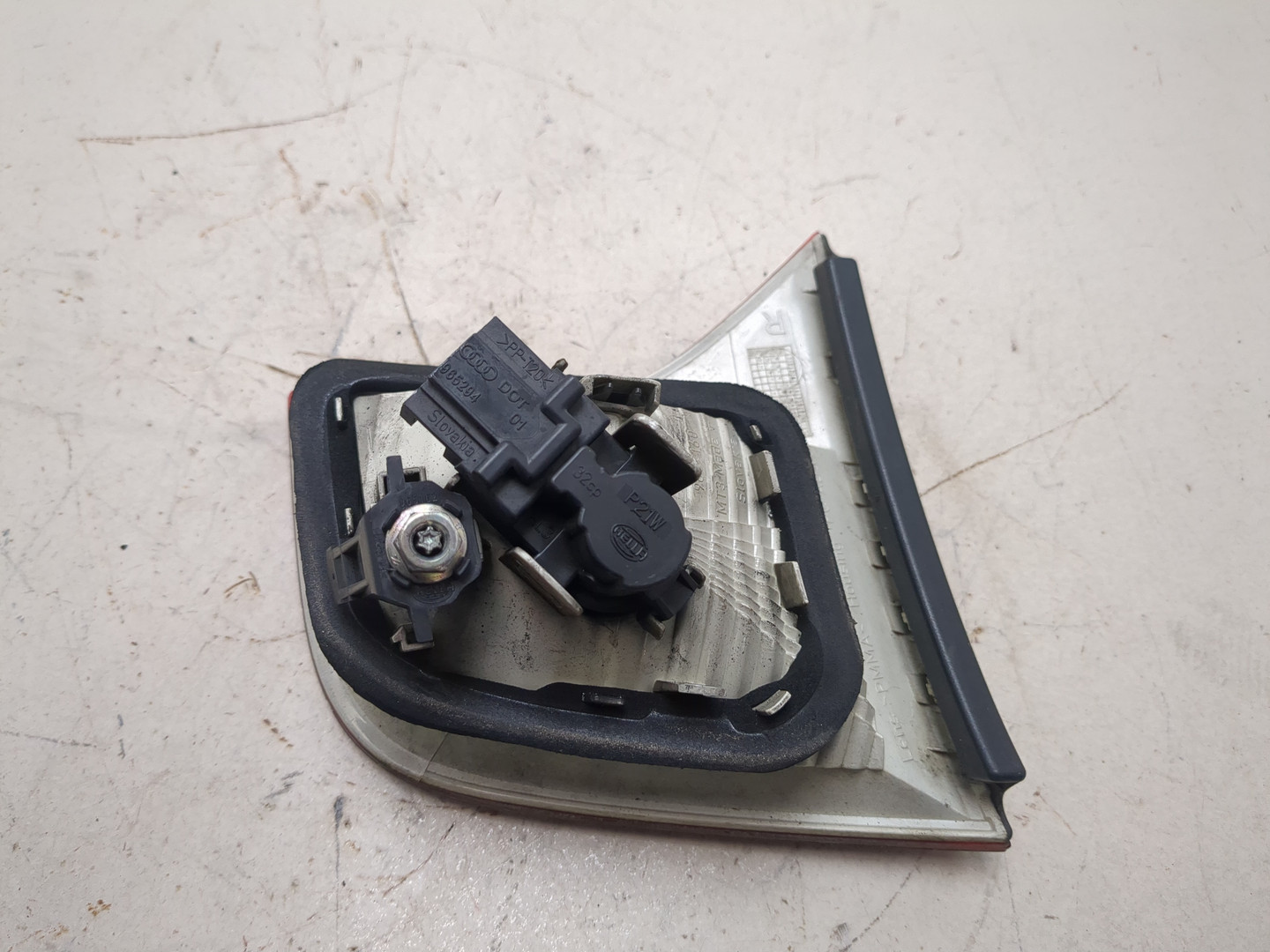 Фонарь задний внутренний правый