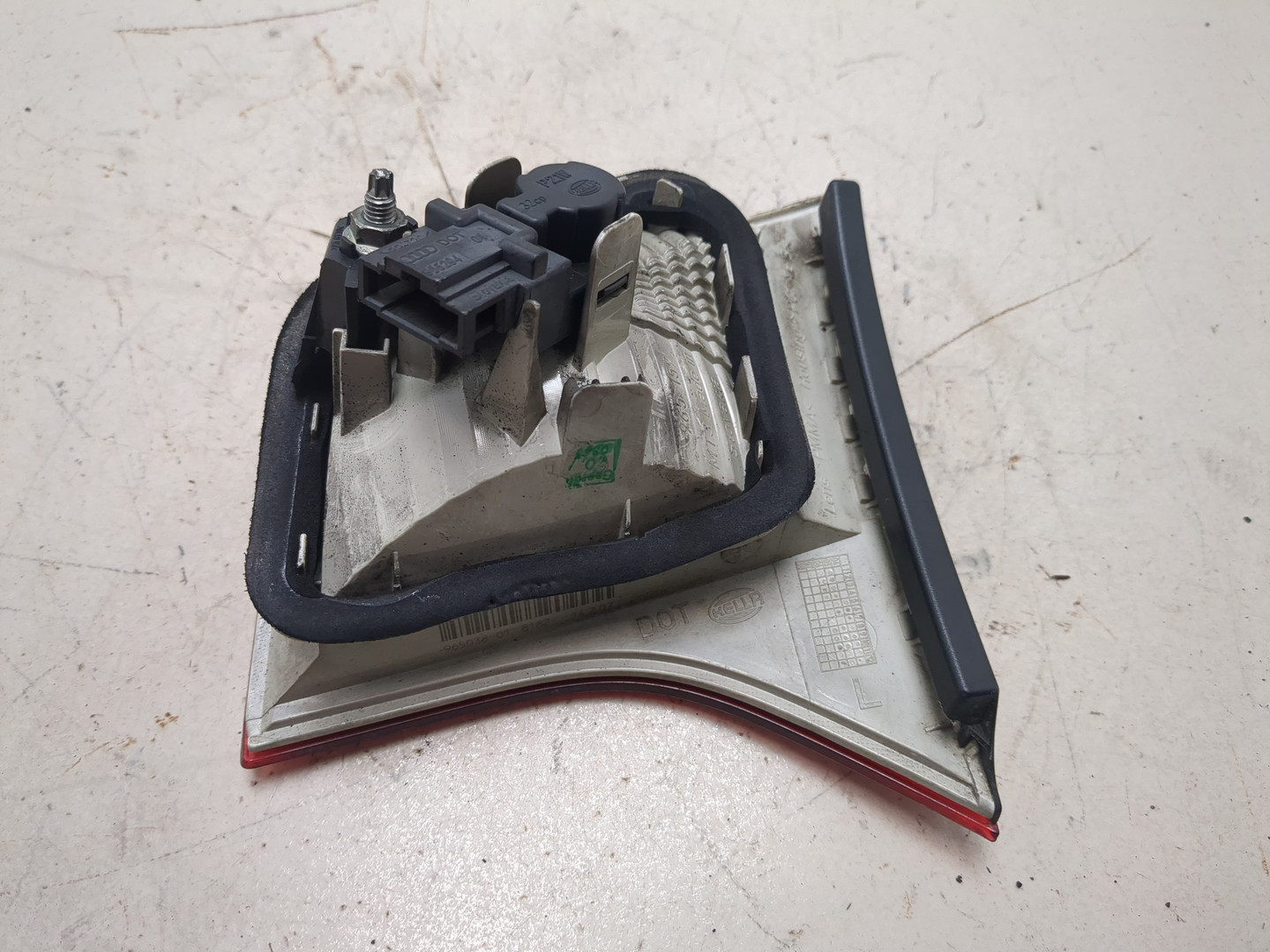 Фонарь задний внутренний правый