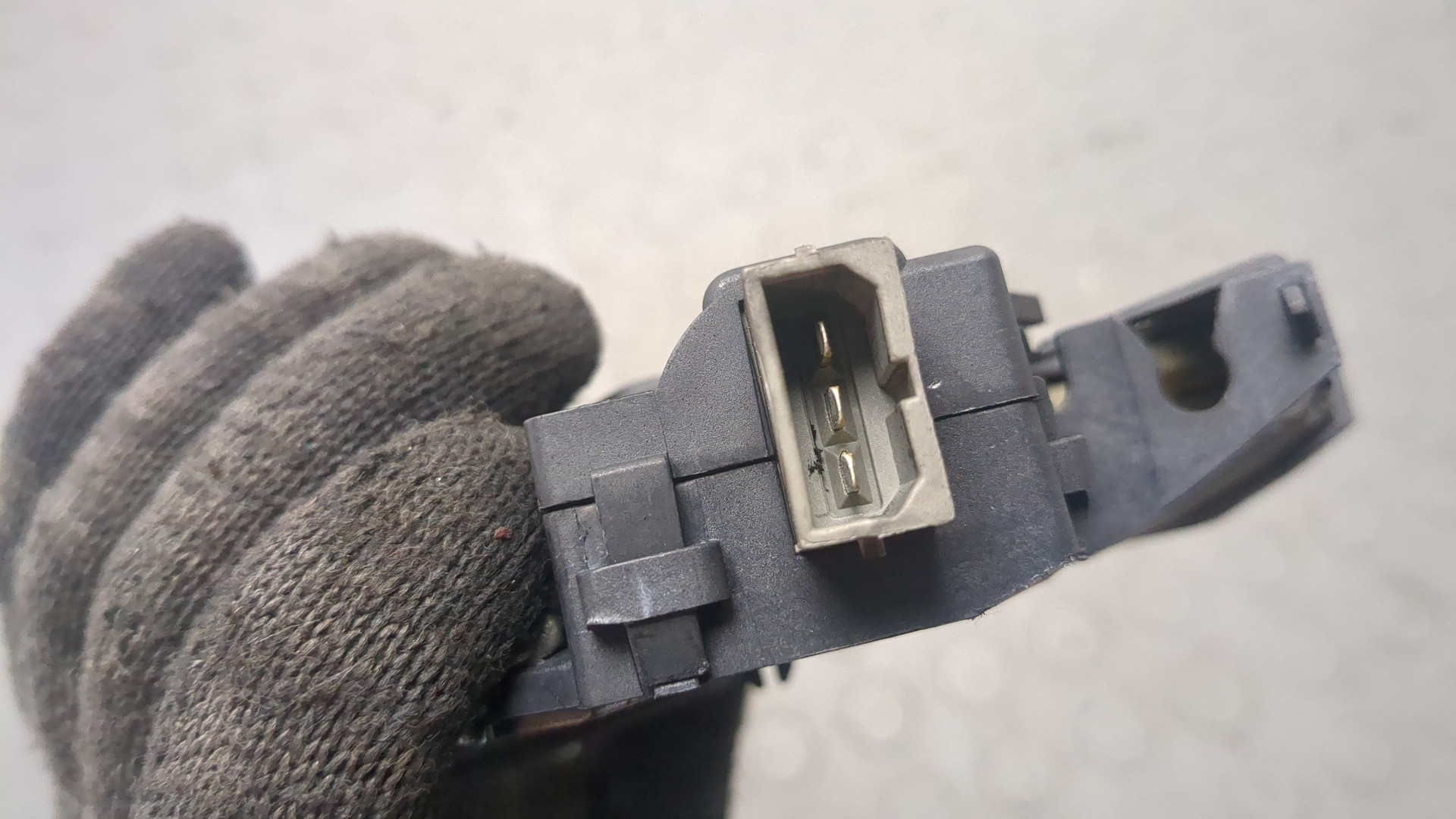 Замок багажника