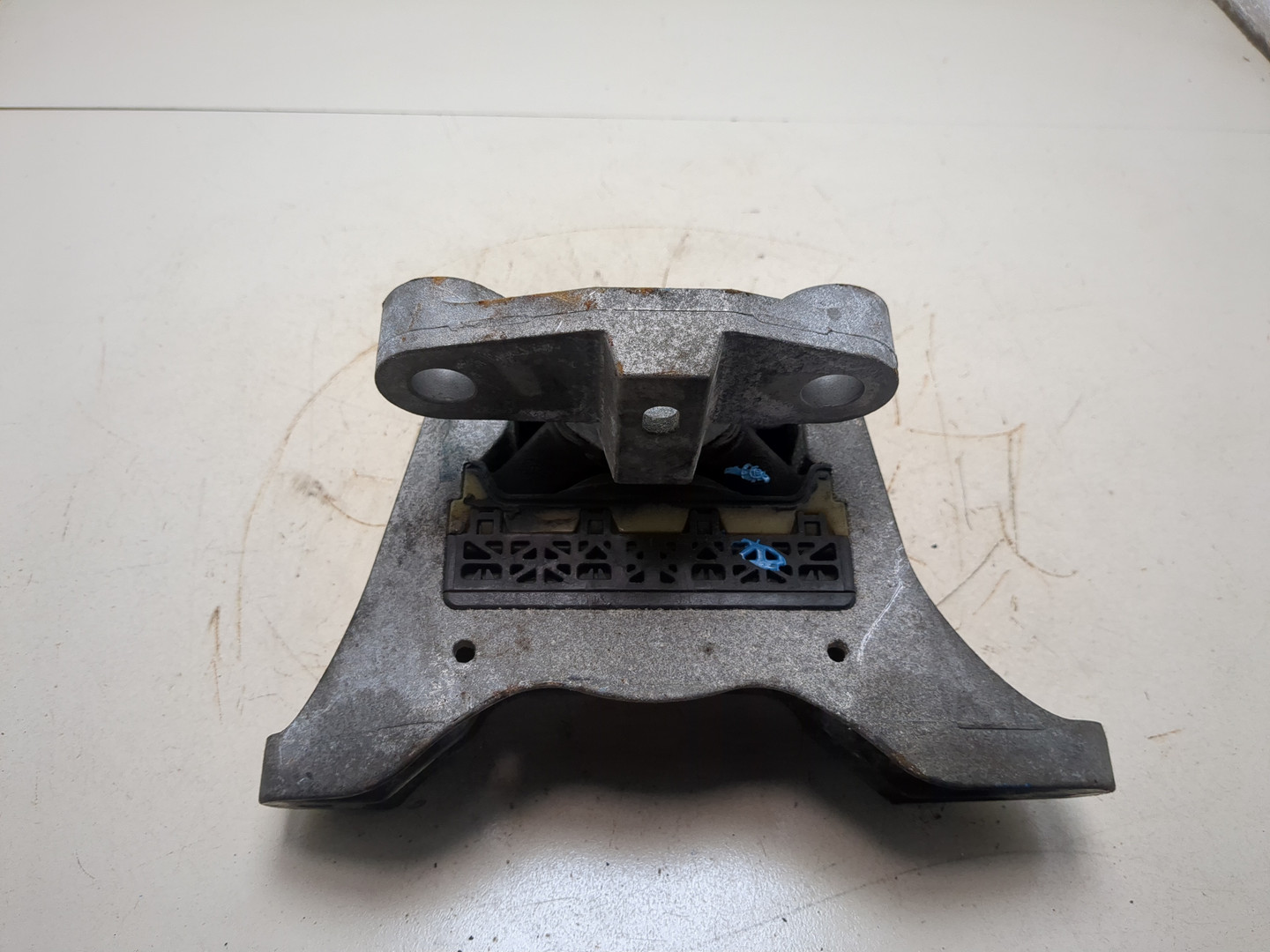 Опора двигателя